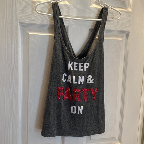 Victoria Secret Tank that Cross Crosses In the Back - Picture 2 of 8